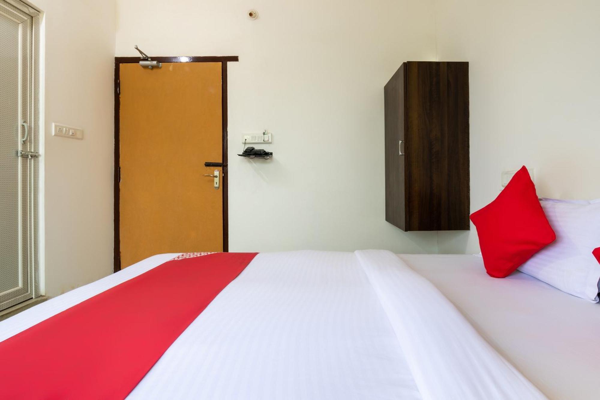 Oyo Splenor Inn Kammasandra ภายนอก รูปภาพ